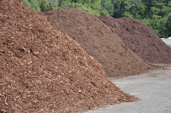 Brown Mulch Delivery in Riverview